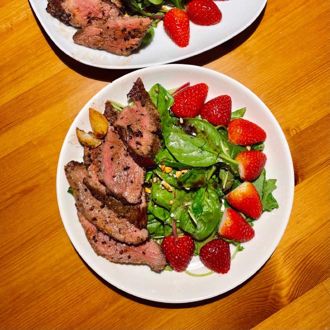 Steak salad